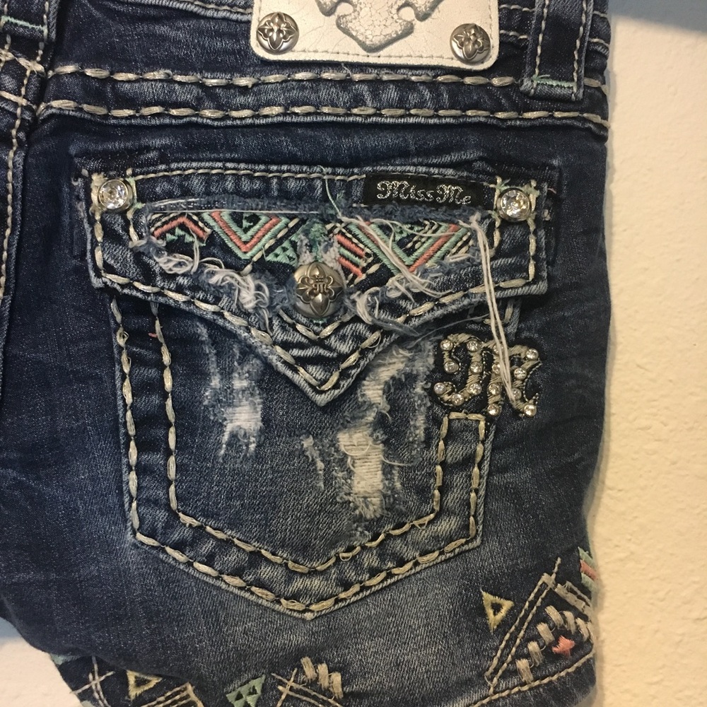 LOOKING FOR size 27 😍❤️